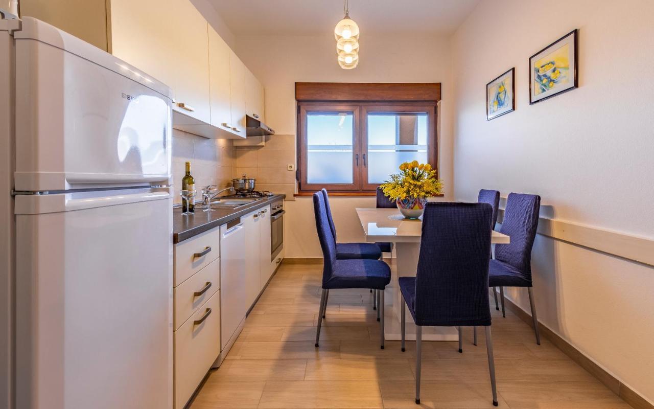 Villa Sweet House With Free Parking Pula Exterior foto