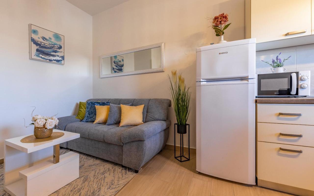 Villa Sweet House With Free Parking Pula Exterior foto