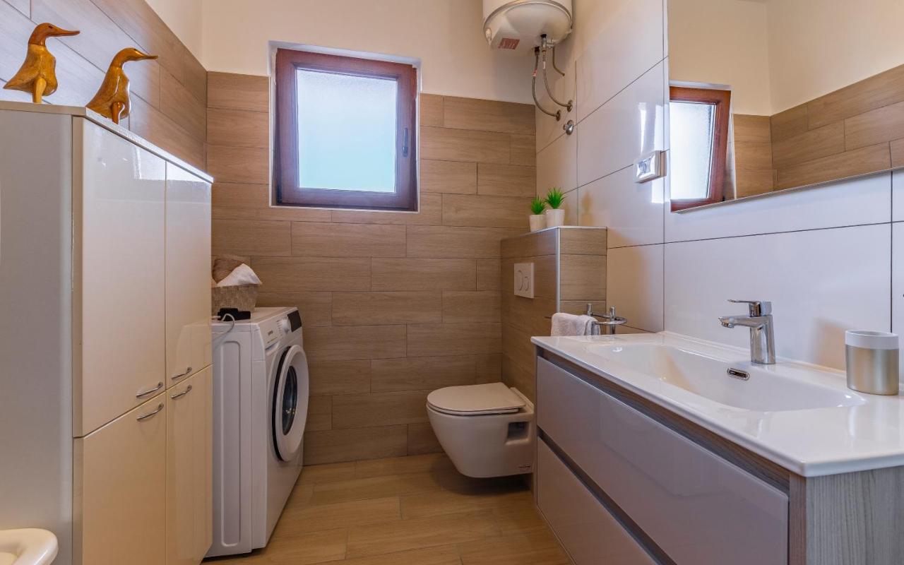 Villa Sweet House With Free Parking Pula Exterior foto