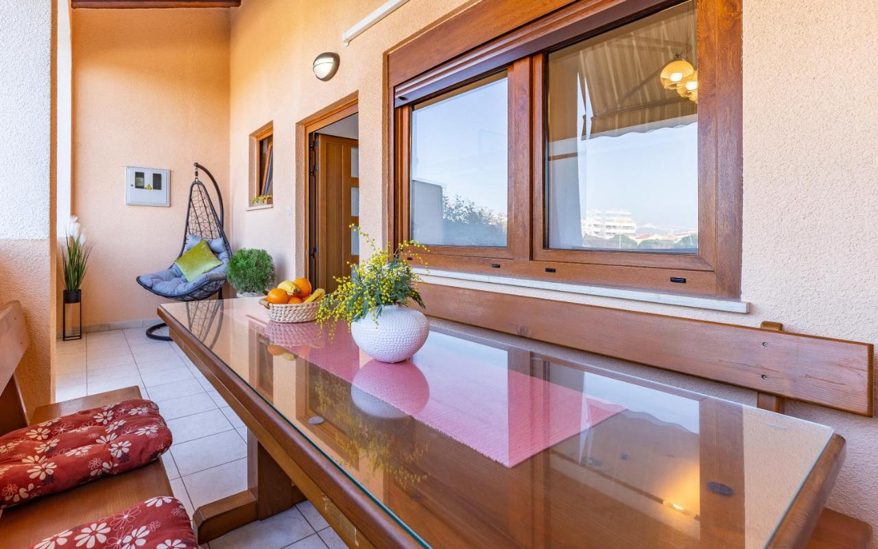 Villa Sweet House With Free Parking Pula Exterior foto