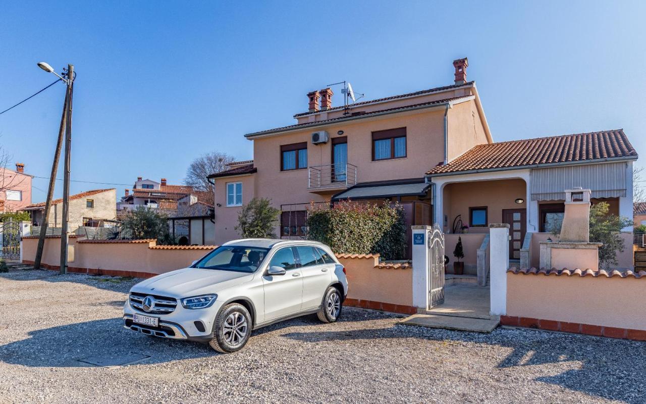 Villa Sweet House With Free Parking Pula Exterior foto