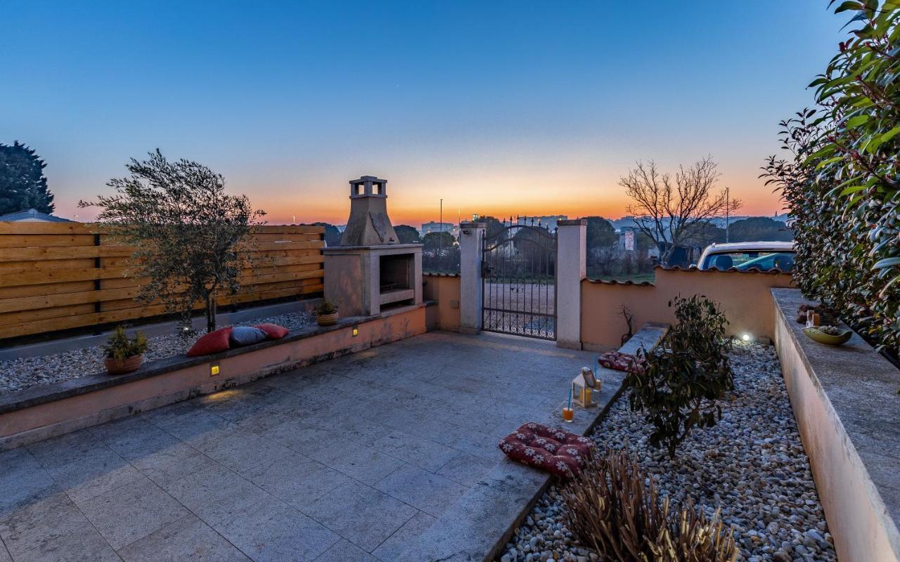 Villa Sweet House With Free Parking Pula Exterior foto